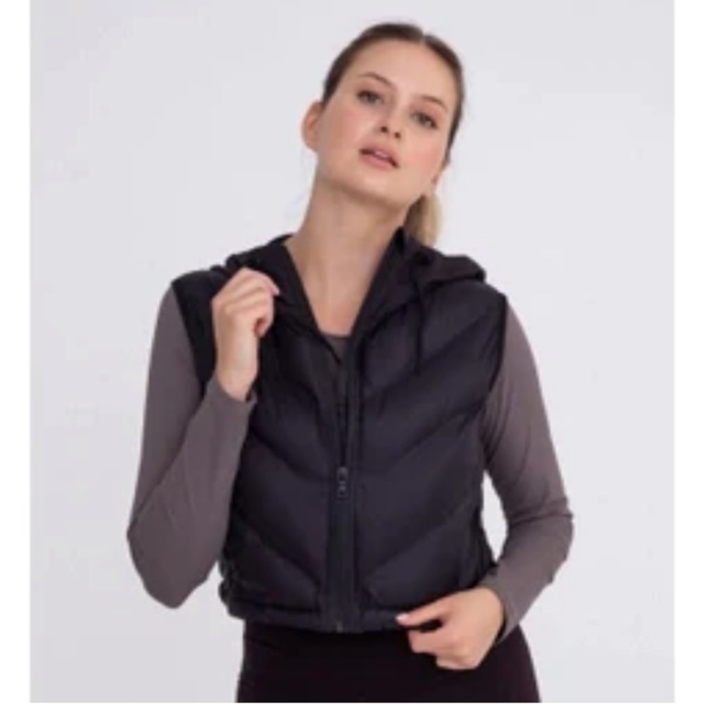 Mono B Crop Puffer Vest